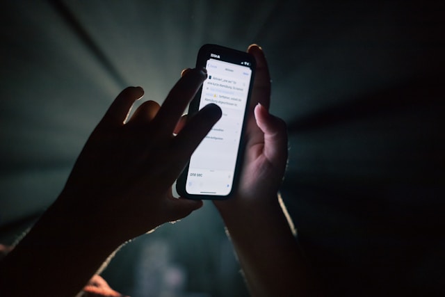 signs-of-phone-addiction